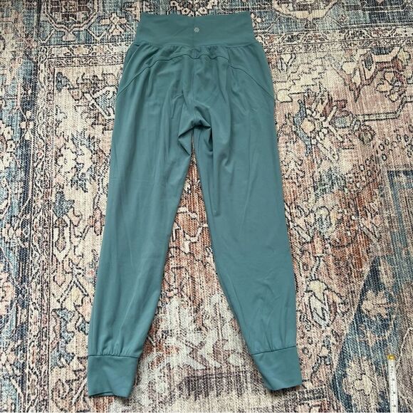Athleta Salutation Jogger Pant in Powervita Light Blue Teal High Rise Size XS - Picture 12 of 15
